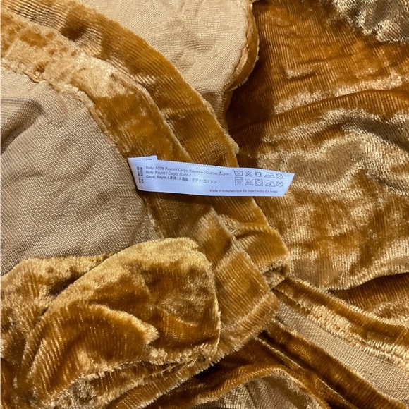 Urban Outfitters Gold Velvet Curtains - Picture 8 of 9